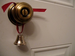 Как установить дверной звонок