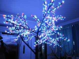 Светодиодное дерево в квартире
