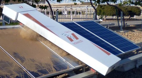 Робот для очистки солнечных панелей